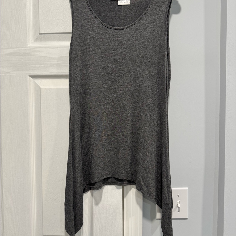 Free to Live M Gray Sleeveless Sharkbite Hem Tunic Tank Top